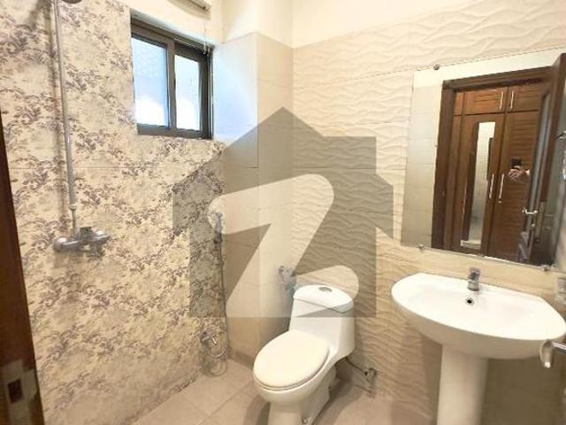 Premium 1,200 Sq. Ft. Family Apartment for Rent in Shahjamal Shadman 1