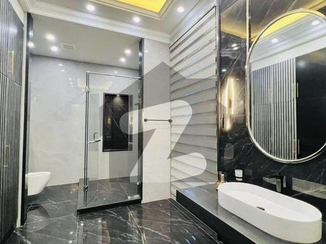 Premium 2 kanal family estate with pool in dha phase 5