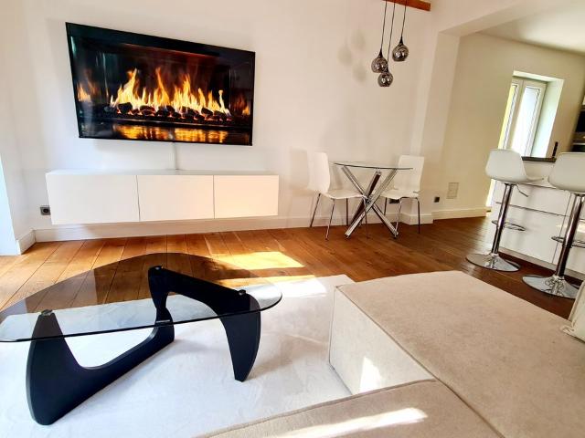 Premium 2 Level Maisonette with Sunny Terrace near Kiel Central Station, Kiel Amsterdam Apartments for Rent