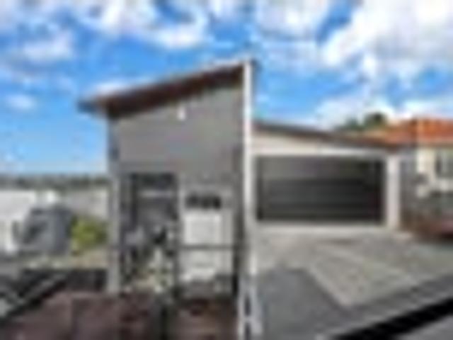 Premium 3 Storey Family Residence