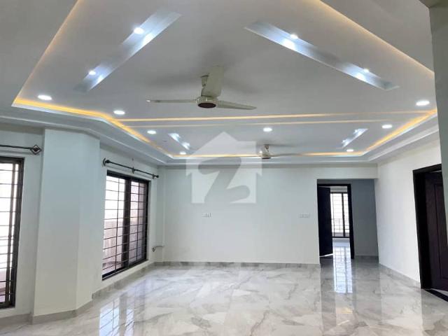 Premium 4 Bed Family Apartment In Askari 6 Phase 3, Nasir Bagh Road Direct Deal With Owner