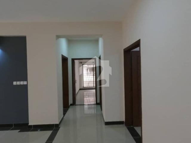 Premium 4 Bed Family Flat For Sale In Askari 5, Malir Cantt