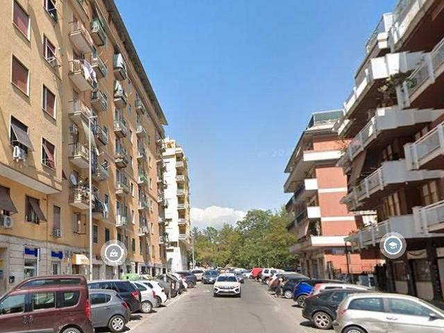 Prenestino camera ad uso condivisa