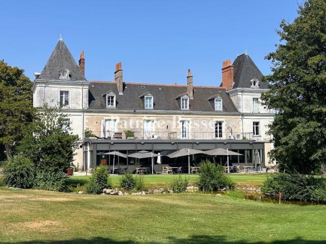 Près de Tours, sur le domaine d'un golf de 140 ha, un studio. 28m² Tours