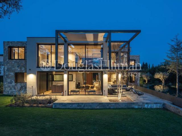 Près De Valbonne – Rare Villa Contemporaine Neuve avec Vue s. 340m² Opio