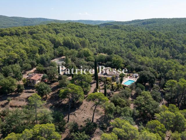 Près d'Entrecasteaux, en pleine nature et au calme absolu, u. 310m² Entrecasteaux