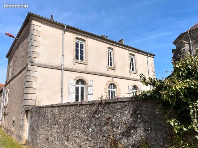 Presbytère aux environs de LIGNY 10 mn