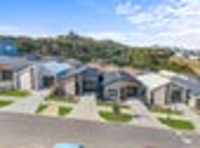 PRESENT YOUR OFFER AROUND $900,000