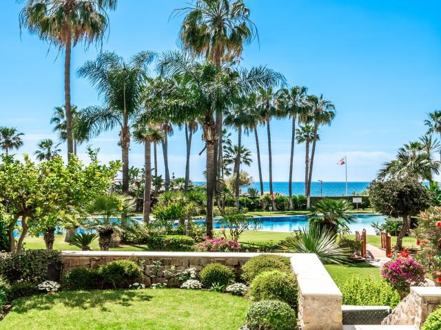 Presentamos un impresionante apartamento de lujo en primera. 269m² Marbella