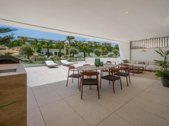 Presentamos un impresionante dúplex de cuatro dormitorios en. 288m² Marbella