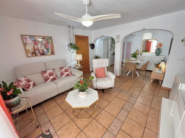 Presentamos Un Producto Inmejorable En 1ª Línea De Playa En. 80m² Torremolinos