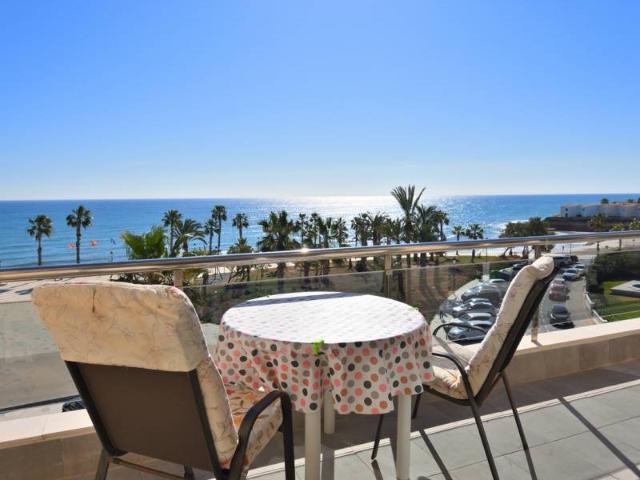 Presentamos una oportunidad única en primera línea de costa. 90m² Orihuela Costa