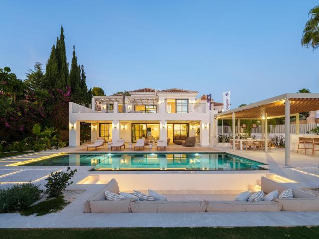 Presentamos una moderna casa mediterránea en La Quinta con i. 483m² El Madroñal