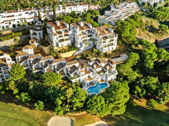 Presentando un duplex bellamente reformado situado en el exc. 167m² Benahavís