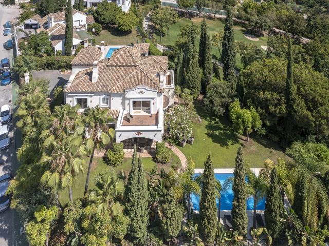 Presentando una oportunidad excepcional para adquirir una vi. 536m² Benahavís