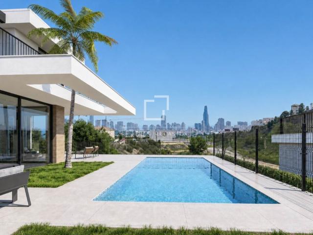 Presentada en exclusiva por Lucas Fox, esta sofisticada vill. 156m² Finestrat