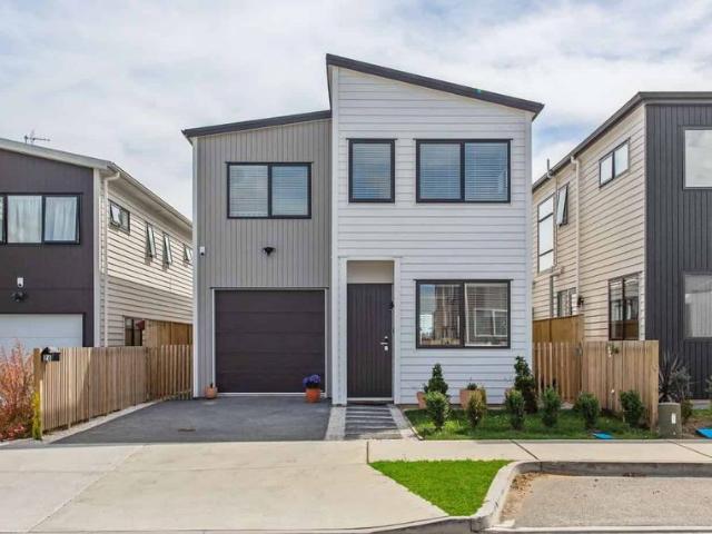 Presenting a newly built 4 Bedroom 3 Bathroom family home in Karaka @ $800pw