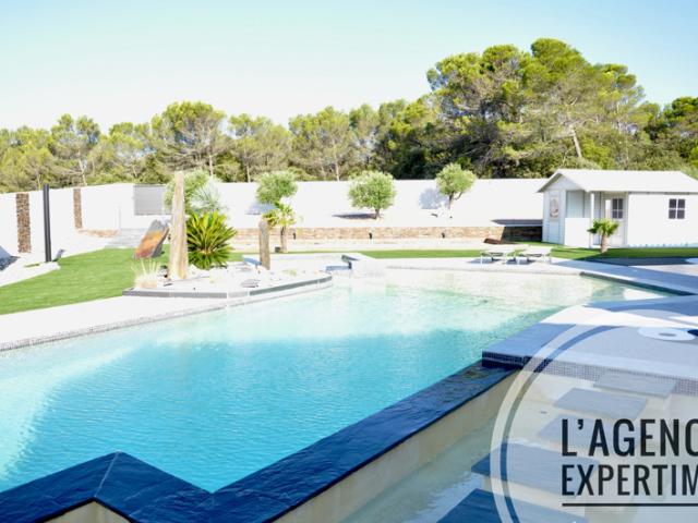 Prestations de luxe pour cette superbe maison d'architecte d