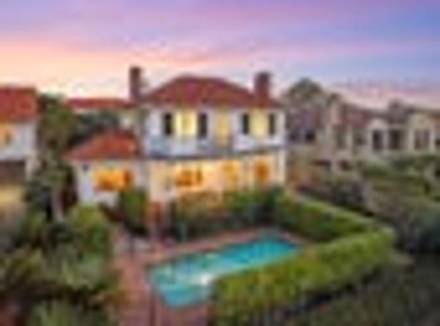 Prestige and Panoramic Views on Paritai