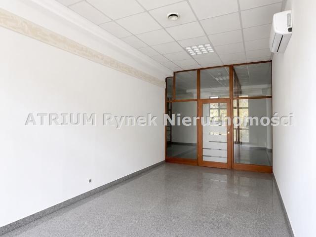 Prestige lokal na wynajem w centrum Piotrkowa 22 m2