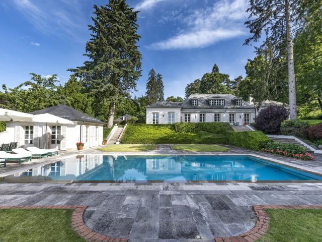 Prestigeträchtige Herrenresidenz in Vandoeuvres mit Seeblick