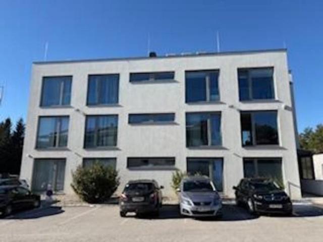 Prestigeträchtiges Büro mit 836 m2 zu verkaufen Hochstrass, 592, Klausenleopoldsdorf, Niederösterreich