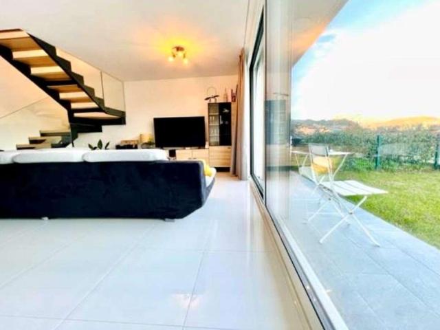 Prestigevolle Doppelhaushälfte von 130 m2 zu verkaufen in Agno, Kanton Tessin