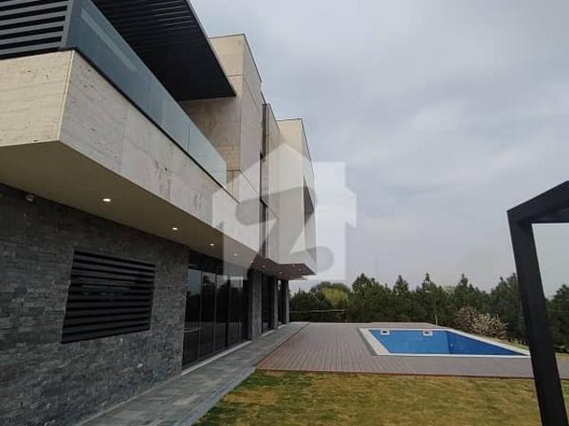 Prestigious 4 Kanal Farmhouse Villa Golf Facing at Eighteen Islamabad Price: PKR 27 Crore 80 Lac Eighteen Islamabad Prime Location with High Returns