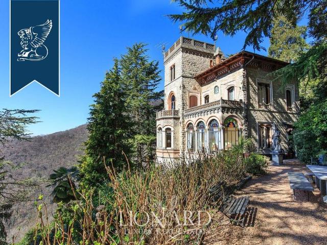 Prestigiosa villa di 400 mq in vendita, Varese, Italia