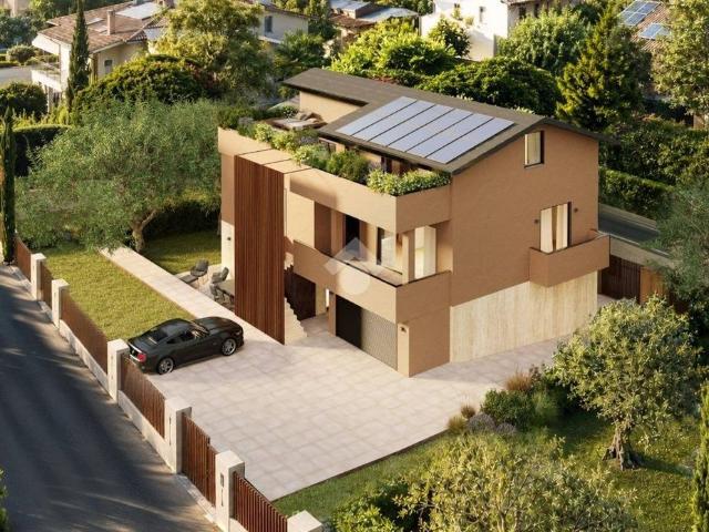Prestigiosa villa di 460 mq in vendita, Desenzano del Garda, Italia