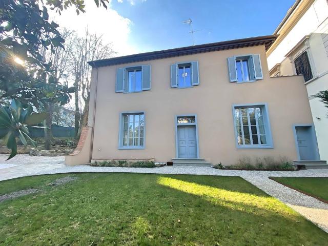 Prestigiosa villa di 400 mq in vendita Firenze, Toscana