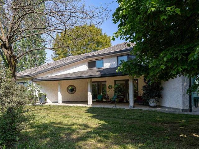 Prestigiosa villa di 400 mq in vendita Strada della Creusa, 90, Fossano, Piemonte