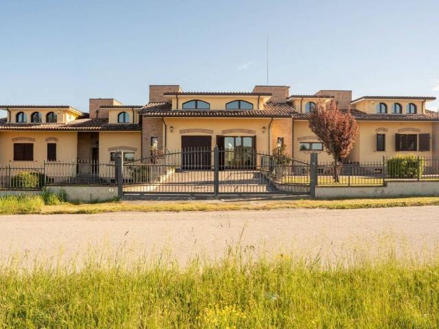 Prestigiosa villa di 450 mq in vendita, Via Camilluccia, 5, Misano Adriatico, Rimini, Emilia Romagna