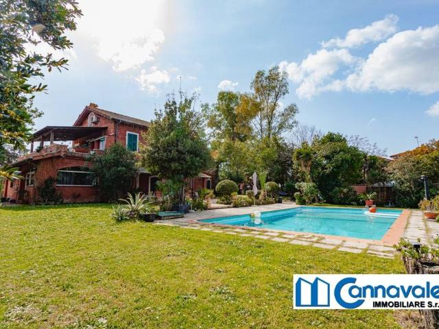 Prestigiosa villa di 450 mq in vendita Clivo delle Case Basse, Roma, Lazio