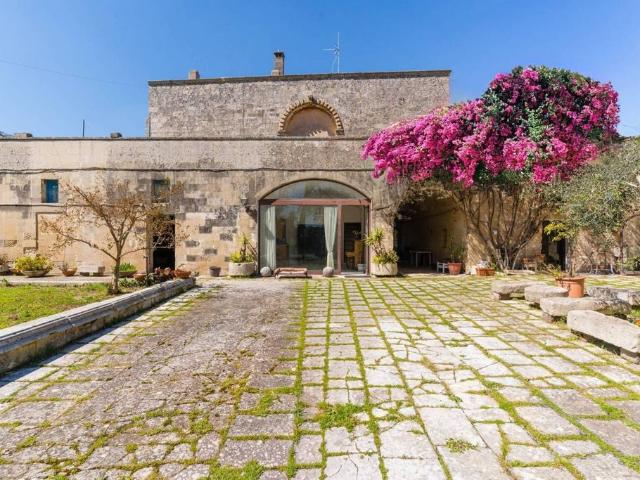 Prestigiosa villa di 482 mq in vendita, Via Maestri del Lavoro d'Italia, 28, Maglie, Puglia