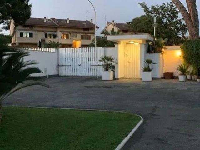 Prestigiosa villa di 500 mq in vendita Via Eschilo, Roma, Lazio