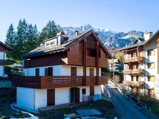 Prestigiosa villa di 500 mq in vendita, Località Corso Italia, 33, Cortina d'Ampezzo, Veneto