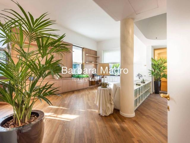 Prestigiosa villa di 535 mq in affitto, Via Eugenio Torelli Viollier, 2, Milano, Lombardia