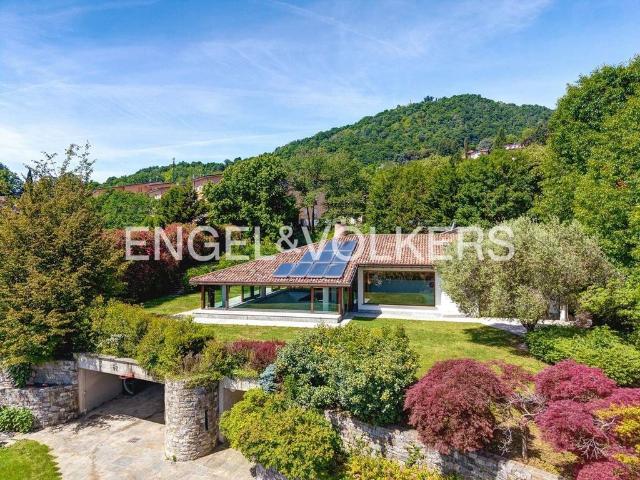 Prestigiosa villa di 560 mq in vendita, Via Vincenzo Monti, 13, Erba, Lombardia