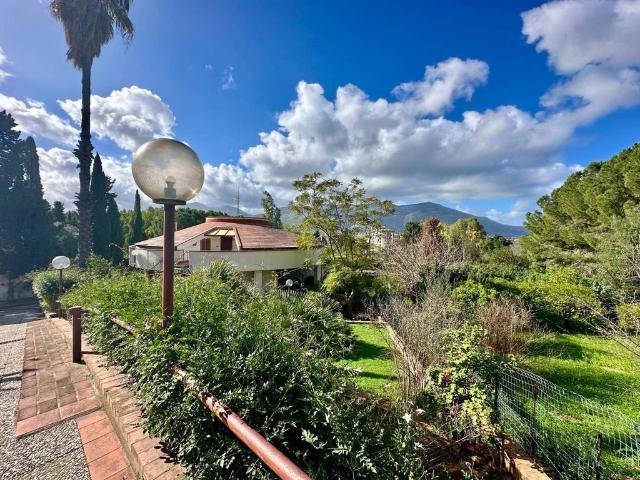 Prestigiosa villa di 565 mq in vendita, Viale Margherita di Savoia, Palermo, Sicilia