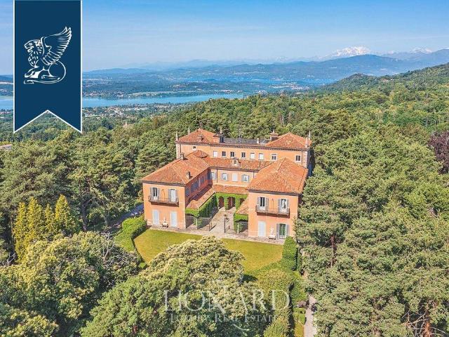 Prestigiosa villa di 5665 mq in vendita, Varese, Italia