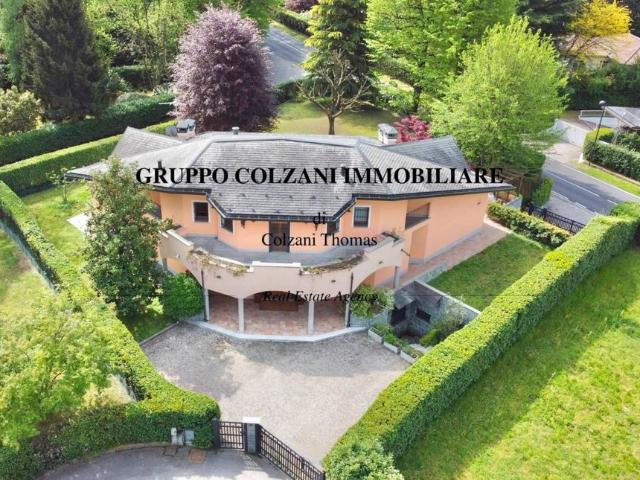 Prestigiosa villa di 598 mq in vendita Carimate, Italia