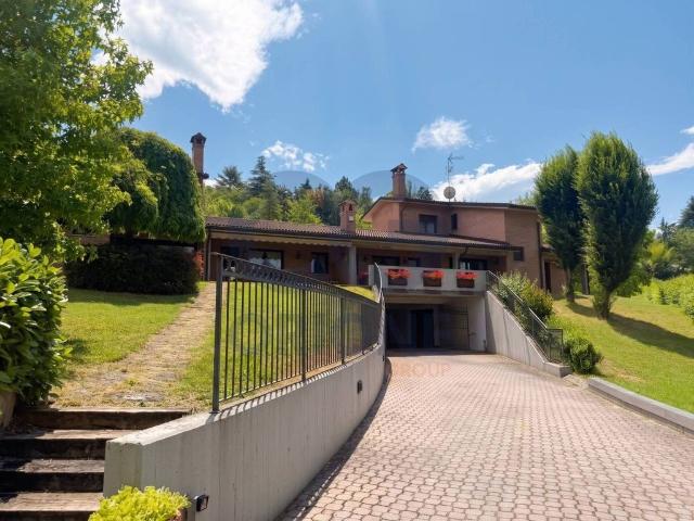 Prestigiosa villa di 600 mq in vendita Via S. Ortensi, 32/34, Monte San Pietro, Emilia Romagna