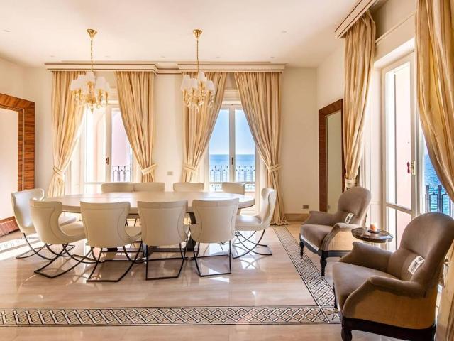 Prestigiosa villa di 600 mq in vendita Passeggiata Eugenio Montale, Albisola Superiore, Liguria