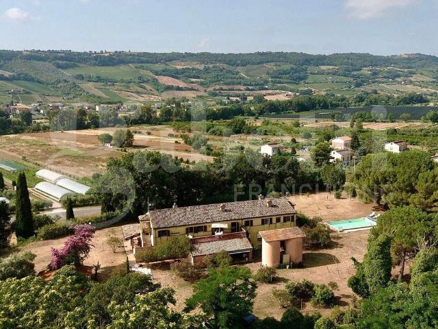 Prestigiosa villa di 621 mq in vendita, C.da Svarchi, 10, Altidona, Marche