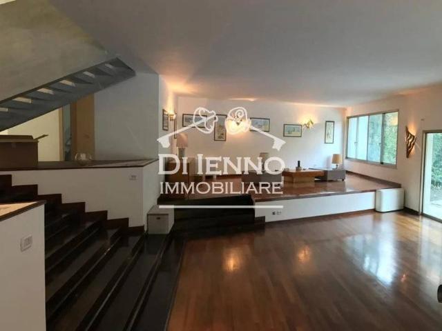 Prestigiosa villa di 650 mq in affitto, Largo Olgiata, Roma, Lazio
