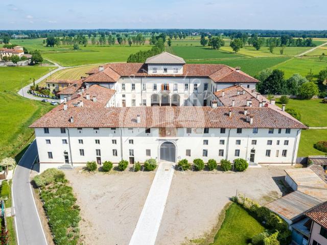 Prestigiosa villa di 6700 mq in vendita Lodi, Lombardia