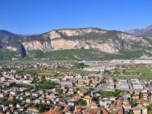 Prestigiosa villa di 692 mq Via Nedda Falzolgher, Trento, Provincia di Trento, Trentino Alto Adige