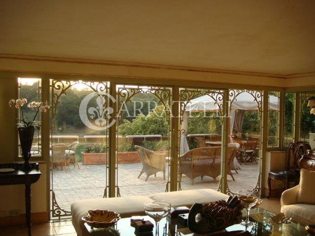 Prestigiosa villa di 700 mq in affitto Roma, Italia