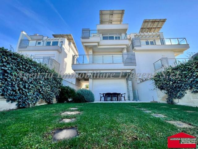 Prestigiosa villa di 80 mq in vendita, Via Numana, Fiumicino, Roma, Lazio